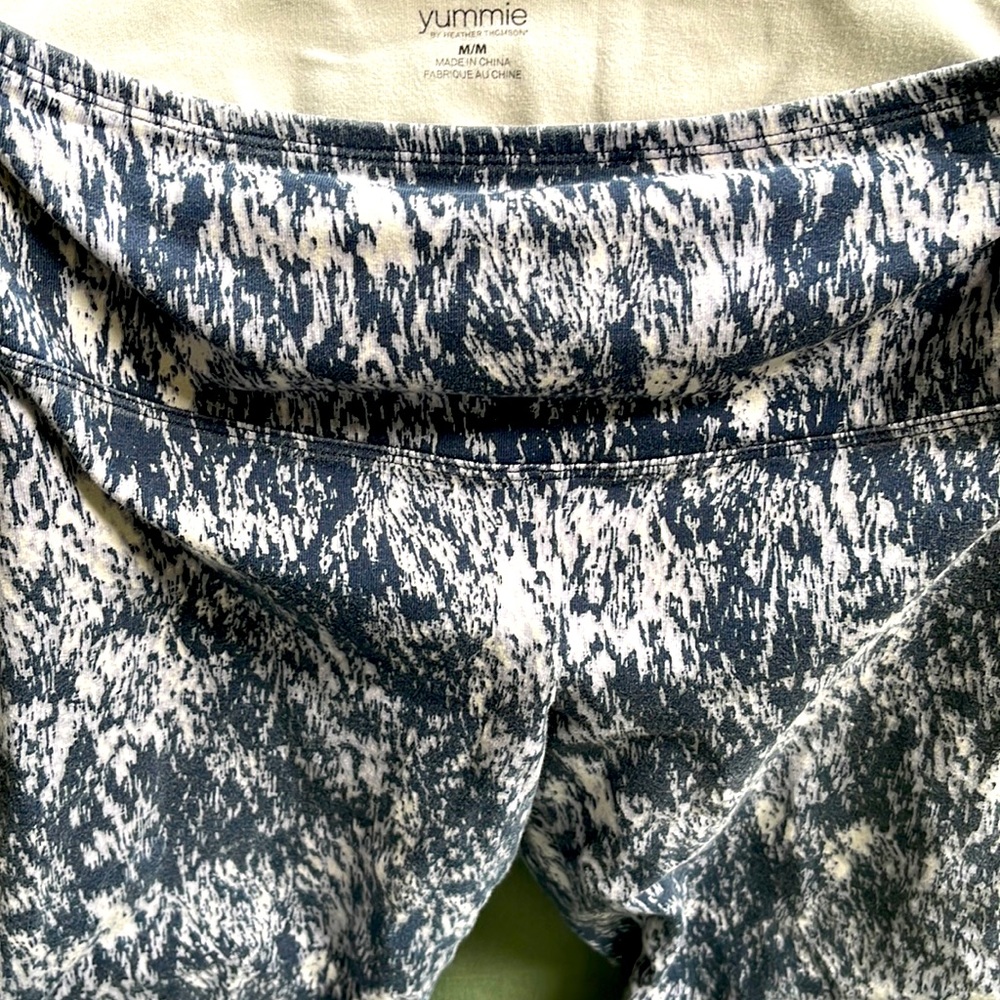 🎉2/$15🎉 Yummie by Heather Leggings Capri’s Size M
